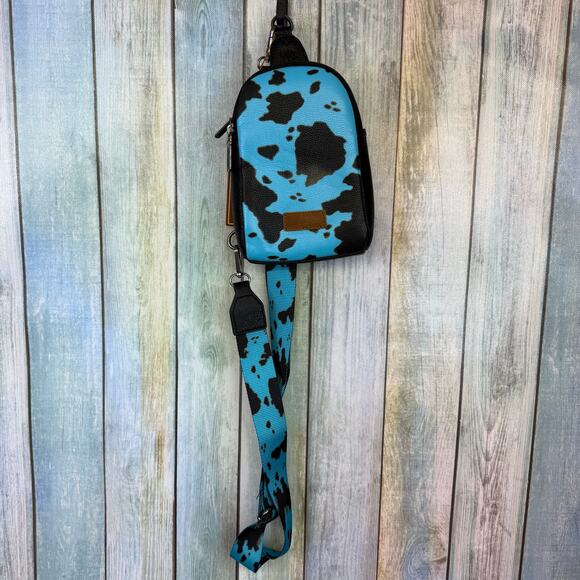Wrangler Cow Print Concealed Carry Crossbody Purse NEW Blue Black Travel Bag - Picture 3 of 8